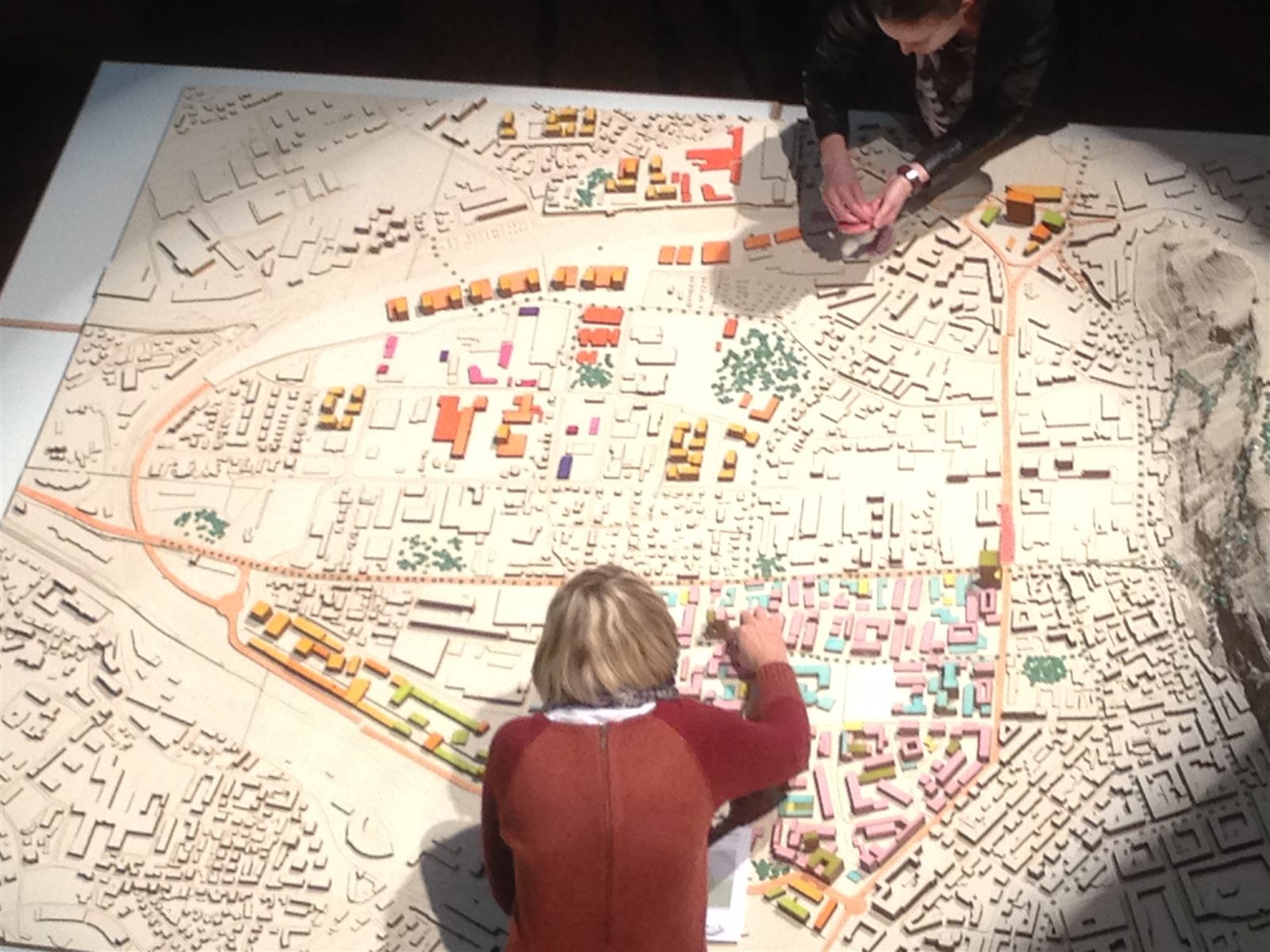 Stadtteilmodell von Schallmoos — Planungsgespräch am Modell